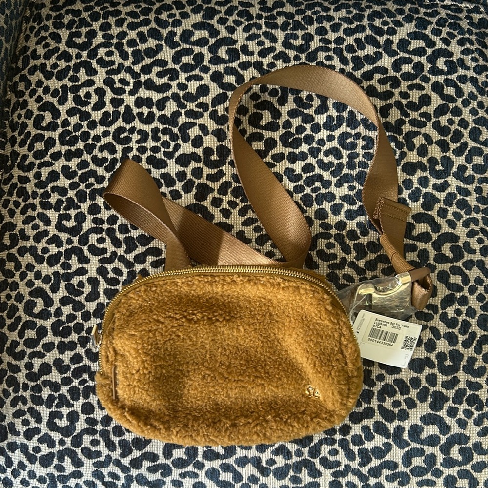 Lululemon Everywhere Belt Bag Fleece